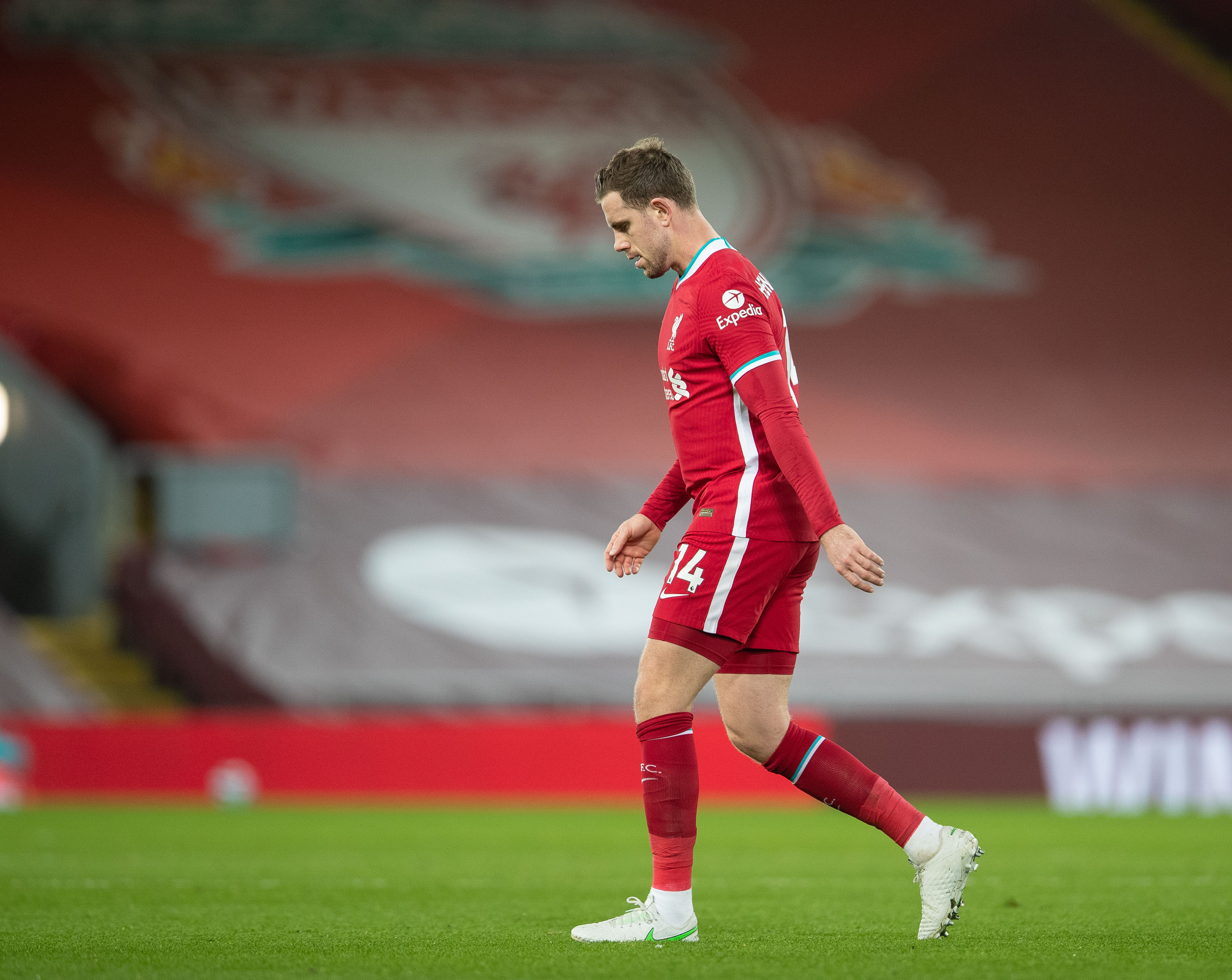 官方：英格兰名哨奥利弗将执法欧冠皇马客战奥林匹亚科斯（官宣：英格兰名哨奥利弗执法欧冠，皇马客场挑战奥林匹亚科斯）