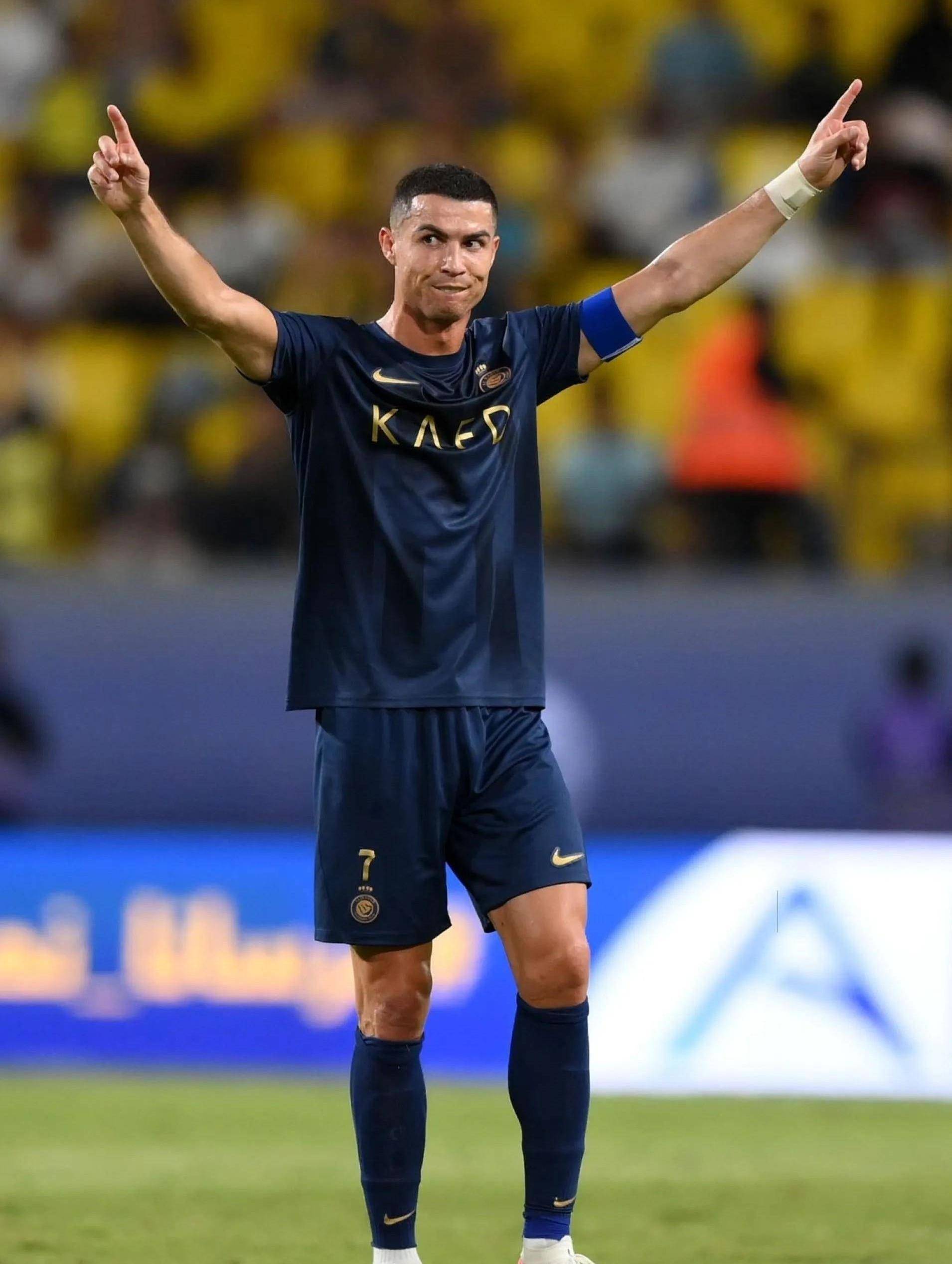 斯基拉：尤文对道格拉斯-路易斯要价4000万欧，森林对他有意（斯基拉：尤文为道格拉斯-路易斯标价4000万欧元，诺丁汉森林有意引进）