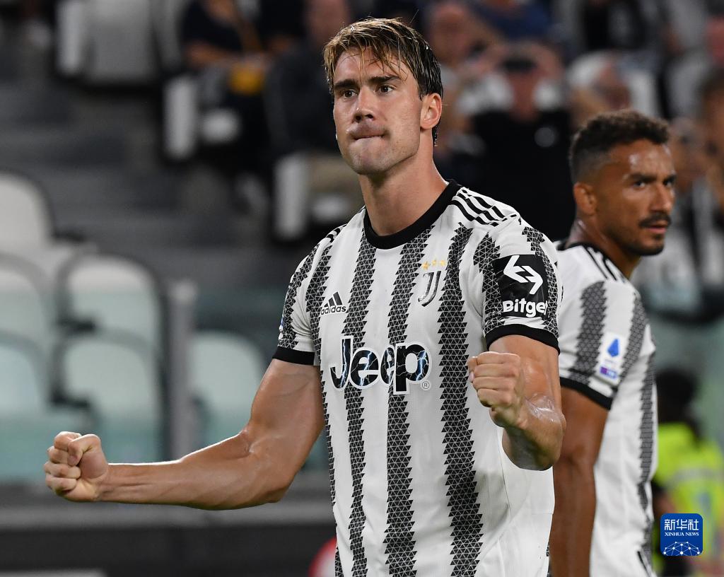 这队快攻效率高得离谱（这队的快攻效率爆表）