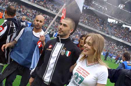 来者不善，柔佛新山马来超9场全胜，打入48球仅丢3球（攻防碾压：柔佛新山马来超前9轮全胜，轰48球只丢3球）