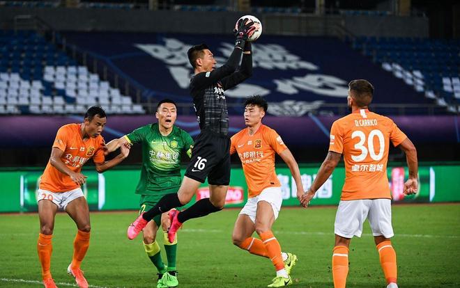 意天空：斯皮可能复出踢罗马，吉尔摩回英格兰接受耻骨痛会诊（意天空：斯皮有望伤愈出战罗马，吉尔摩返英会诊耻骨伤）