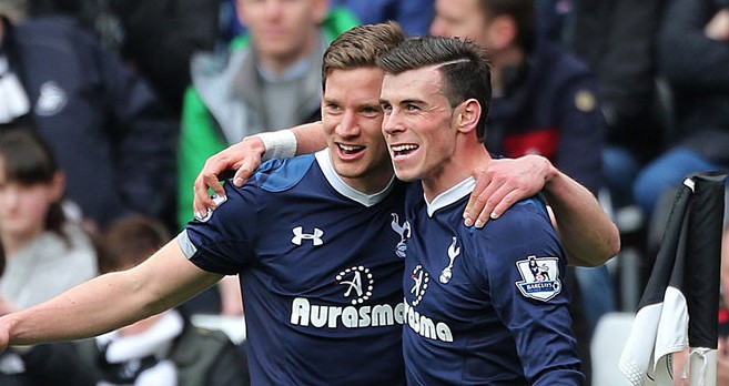 泪目！足协杯冠军奖杯被带回工体，放在已故球迷杨雪的座位旁（令人动容：足协杯冠军奖杯回归工体，安放在已故球迷杨雪的座位旁）