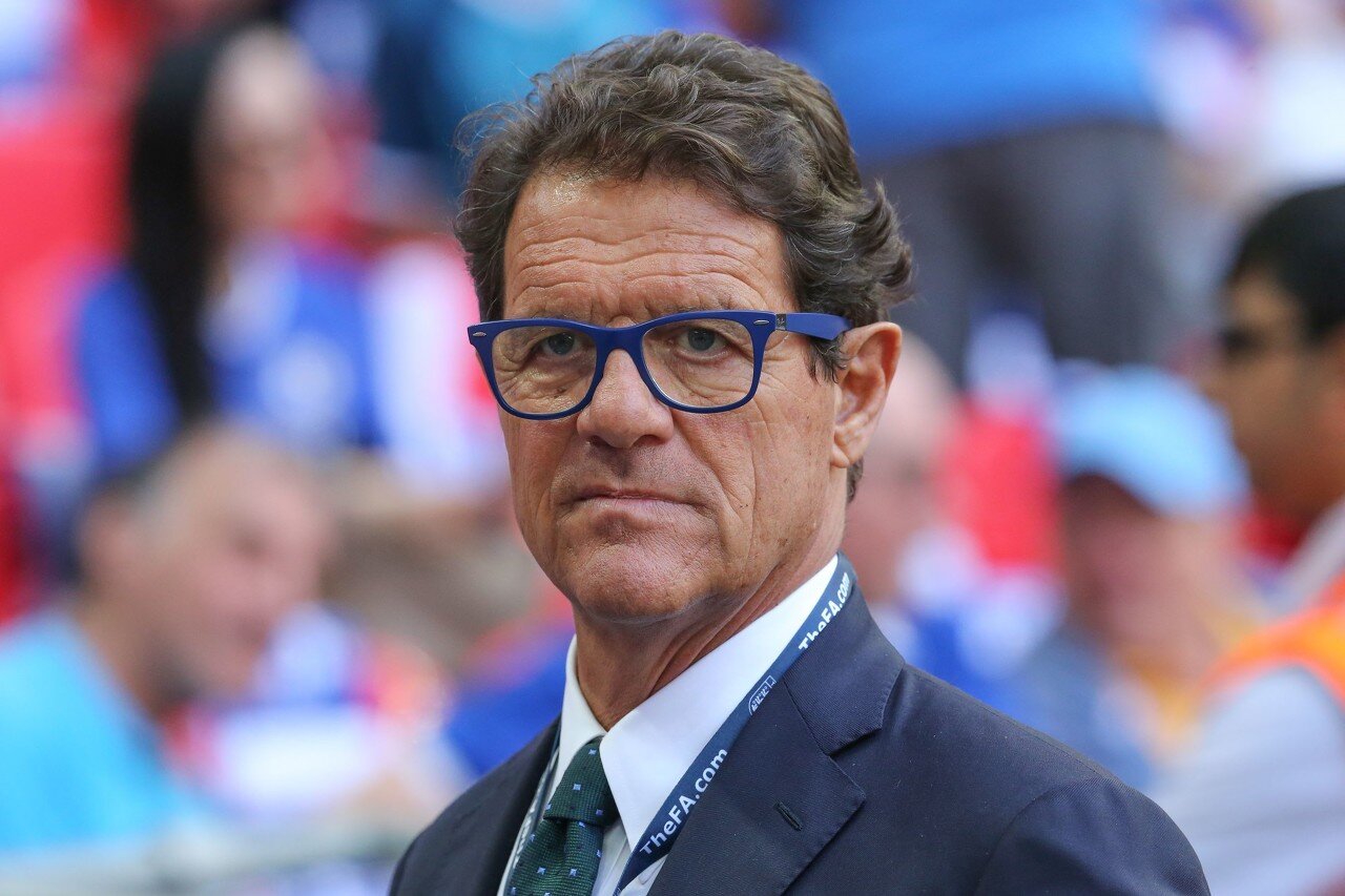 西媒：埃里克-加西亚因上半场面部受撞击后头晕在半场被换（西媒：埃里克-加西亚上半场面部受撞致头晕，中场被换下）